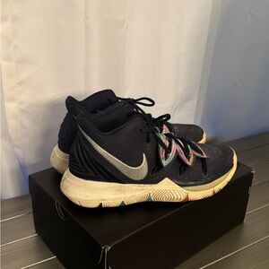 Nike Kyrie 5’ Multicolor basketball shoes men’s size 11